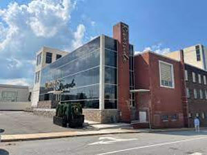 riverside-furniture-headquarters-2